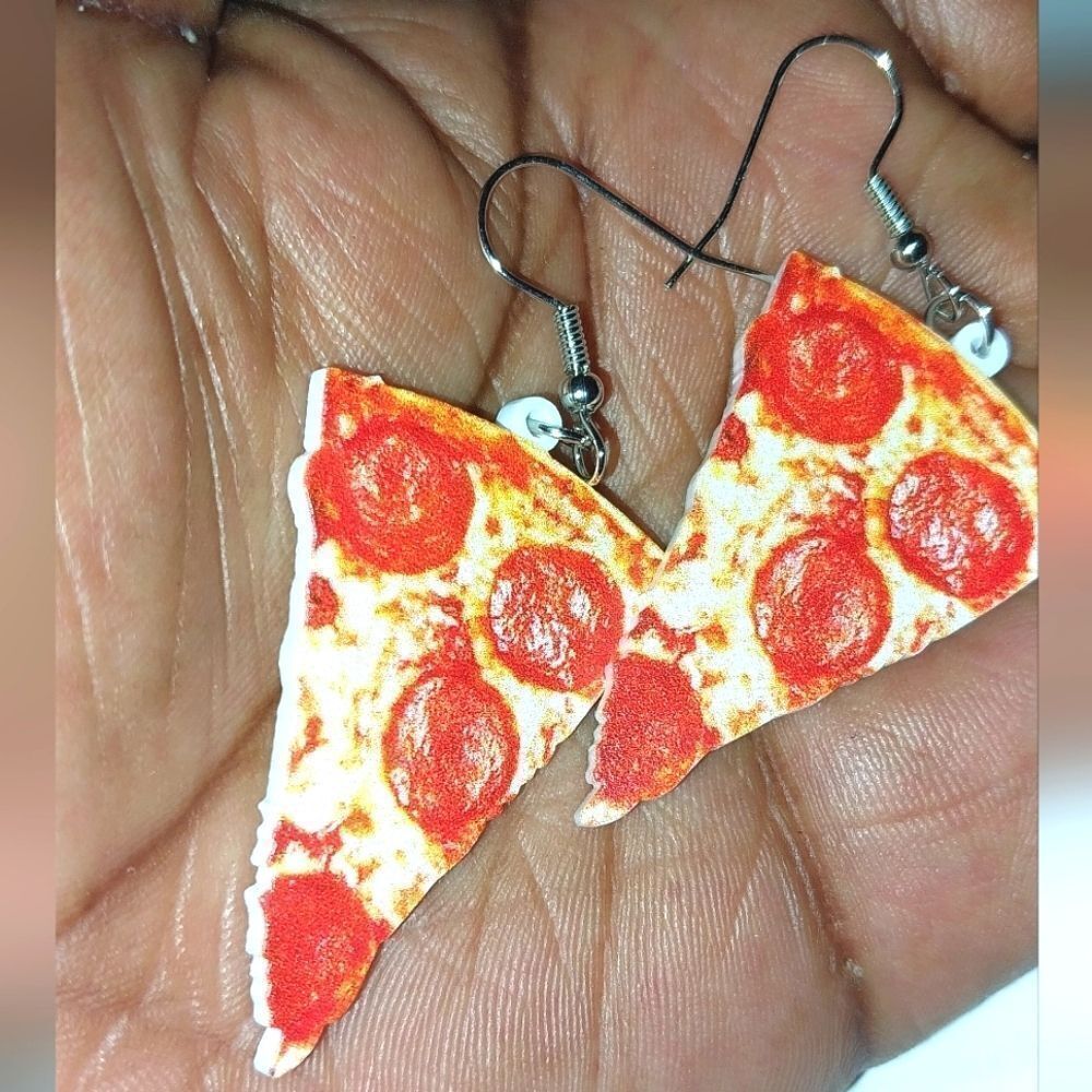 Super cute pepperoni pizza slice earrings